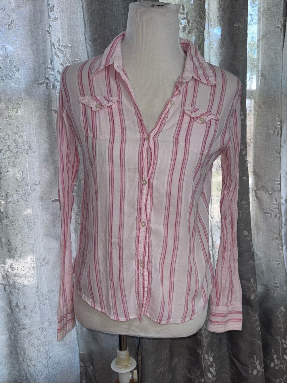 Vintage Y2K girl krazy brand button down shirt size medium
